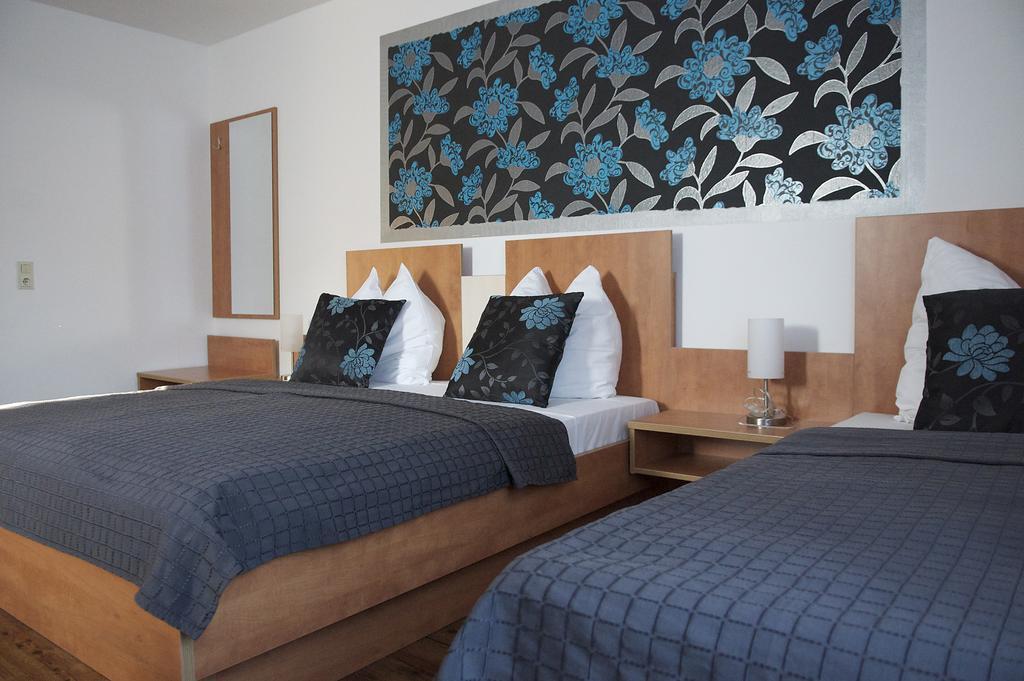 Hotel Vier Loewen Traben-Trarbach Esterno foto