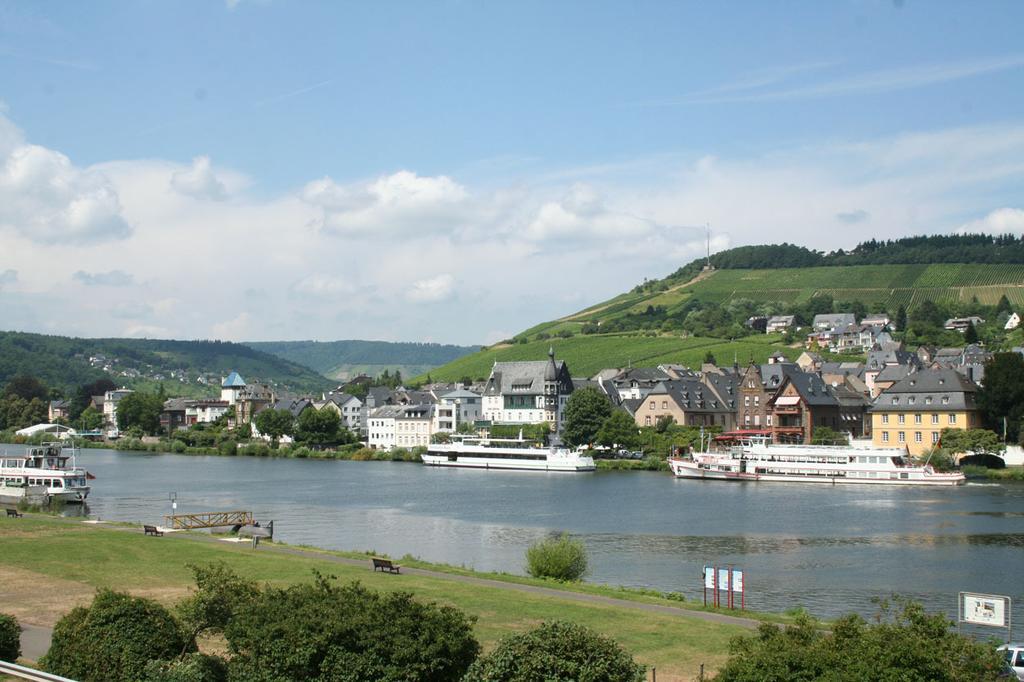 Hotel Vier Loewen Traben-Trarbach Esterno foto